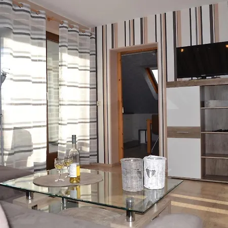 In Mit Eigenem Balkon Apartment Hilders