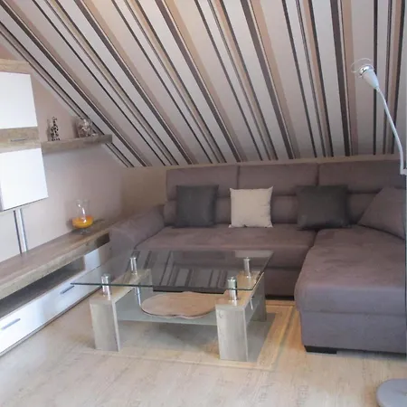 Apartment In Mit Eigenem Balkon *